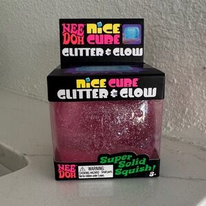 Needoh nice cube glitter and glow in pink